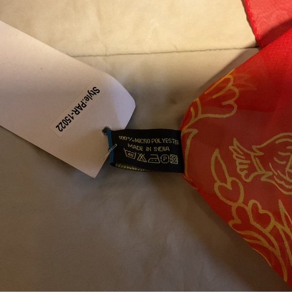 Vibrant Multicolor Fish Pattern Scarf - Picture 7 of 8